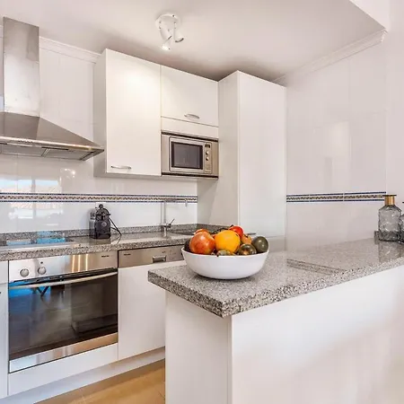 Encantador En Marbella, Bonita Terraza Y Vista Al Mar ماربيا